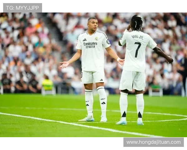 皇马11月最佳球员候选名单揭晓姆巴佩库尔图瓦维尼修斯争夺荣誉